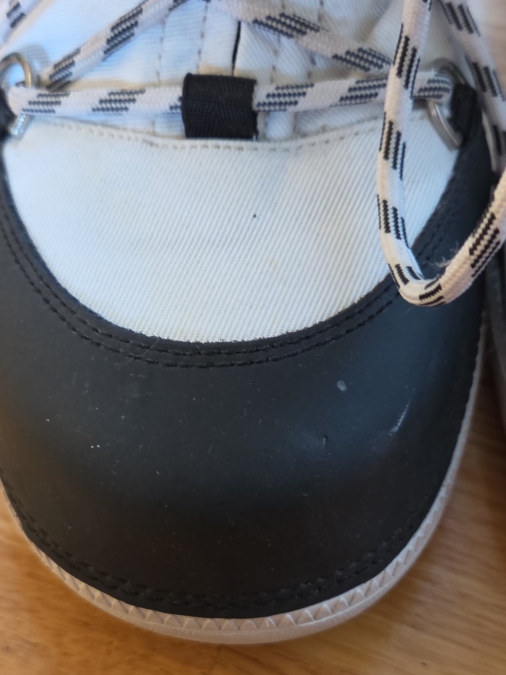 Hunter White and Black Lace-Up Winter Snow Boots - Picture 4 of 9